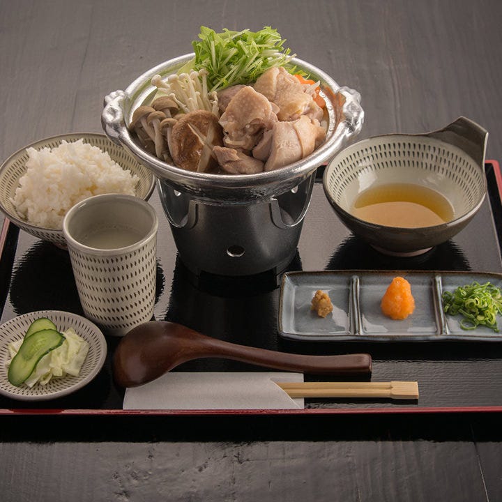 お昼から贅沢に。水炊き御膳はリーズナブルでボリューム満点 とりまぶし 博多本店_お昼から贅沢に。水炊き御膳はリーズナブルでボリューム満点