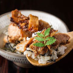 『とりまぶし』の美味しい食べ方【1】
まずはそのまま とりまぶし 博多本店_『とりまぶし』の美味しい食べ方【1】
まずはそのまま