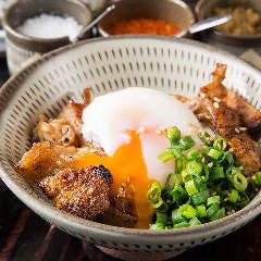 『とりまぶし』の美味しい食べ方【3】
卵をかけて とりまぶし 博多本店_『とりまぶし』の美味しい食べ方【3】
卵をかけて
