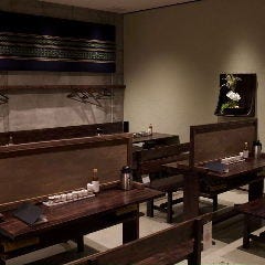 とりまぶし 博多本店_【2名様用テーブル】観光のお食事にも最適◎調理場を眺められる特等席
