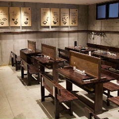 とりまぶし 博多本店_【2名様用テーブル】観光のお食事にも最適◎調理場を眺められる特等席
