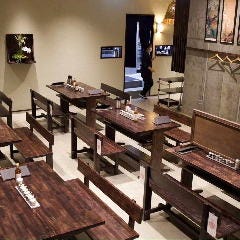 とりまぶし 博多本店_【4名様用テーブル】ご家族でのお食事やカジュアル接待にも使える広々としたお席