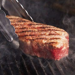 ワインと相性抜群なA5ランクの黒毛和牛ステーキをご堪能ください