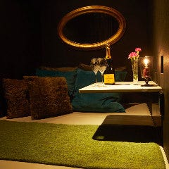 3×3 DINING LOUNGE