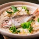 土鍋で炊き上げた鯛飯は絶品！コースの〆のお食事に大人気です