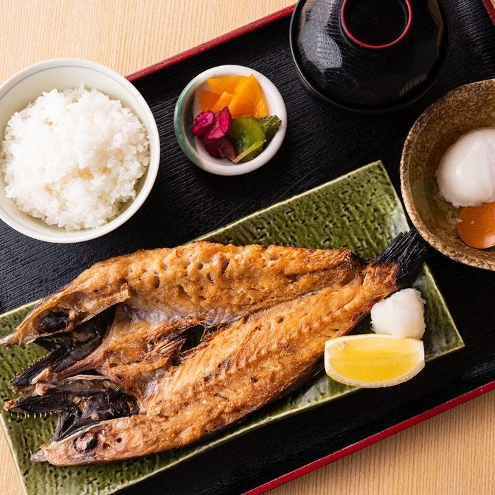 日によってお魚の種類が変わる「焼魚御膳」で優雅なランチを