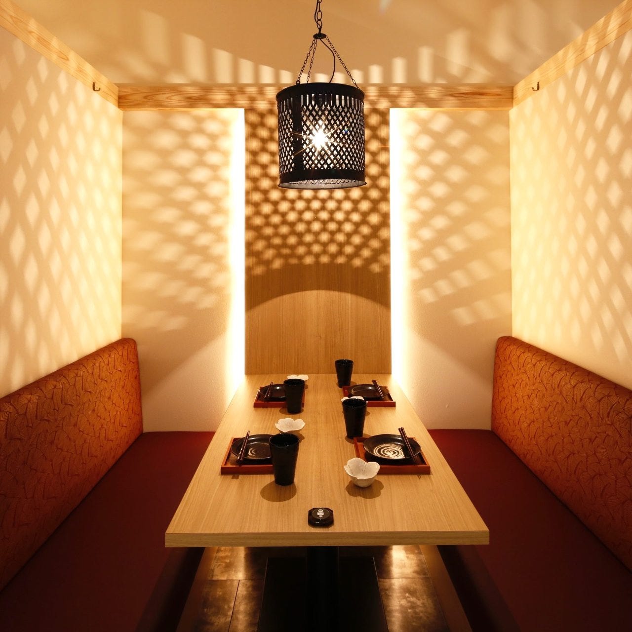 完全個室 時間無制限食べ飲み放題 もぐもぐ 名古屋駅前店 店内 ぐるなび