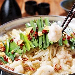 《2H飲み放題&times;6品2480円》ぷりぷりもつ鍋or山椒しびれ鍋が選べる！鮮魚盛合せも♪[個室 宴会]