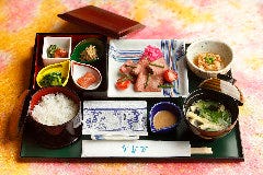 広島 なだ万_匠の朝食～選べるメイン料理～【黒毛和牛ローストビーフ】