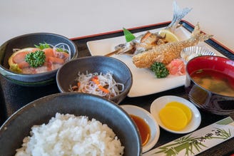 ポロピナイ食堂 メニュー ヒメマスメニュー ぐるなび