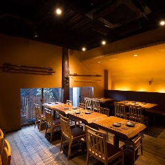 最大22名様 大人のお洒落ゴコロをくすぐるオープンテーブル席