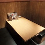 テーブル席(2～4名様×8卓)