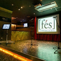 100インチスクリーンやステージを使ってオリジナル演出を♪