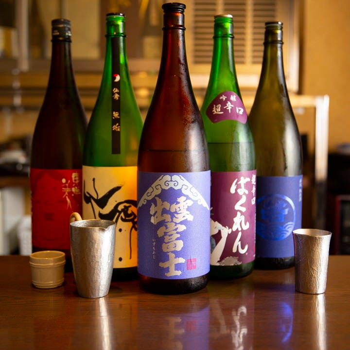 厳選した日本酒は590円（税抜）均一
