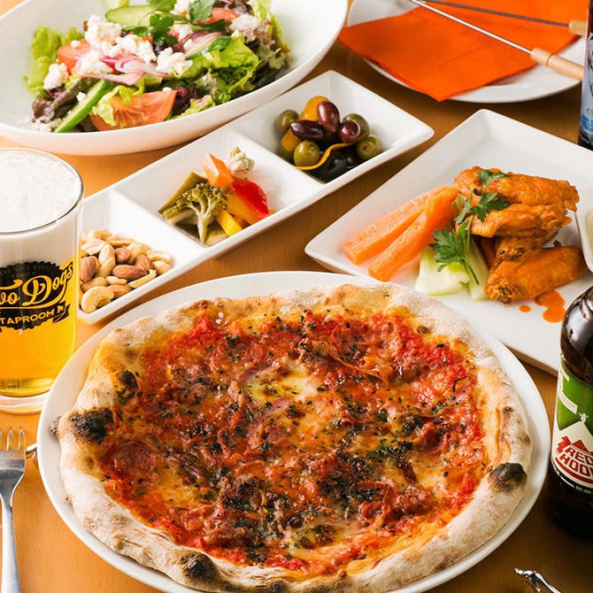 Two Dogs Taproom 六本木 六本木 ピザ ぐるなび