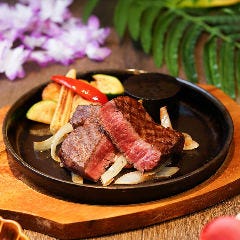 ハンバーグ＆バル Tokyo Juicy Grill ヨドバシAkiba店_【シャトーブリアンステーキ】
極上シャトーブリアンステーキ。