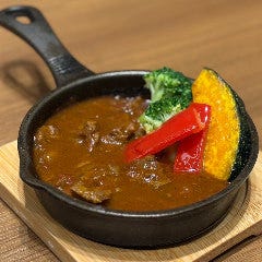 ハンバーグ＆バル Tokyo Juicy Grill ヨドバシAkiba店_牛すじのトマトカレー