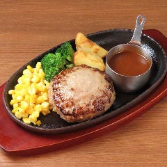 ハンバーグ＆バル Tokyo Juicy Grill ヨドバシAkiba店_【和牛100％ プレミアムハンバーグ】
和牛のみで作った粗びきのハンバーグ。ゴロゴロした食感をお楽しみください
