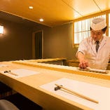 和食の経験も長い店主
鮨は勿論、その他のお料理にもこだわっております。