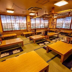 団体様もOK！広々お座敷席。貸し切りもご相談ください