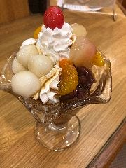 〆のデザートには甘いアイスやパフェをご用意しました