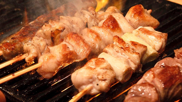 【国産香州鶏を使用】鮮度が自慢！黒松屋の串焼きは必食です！