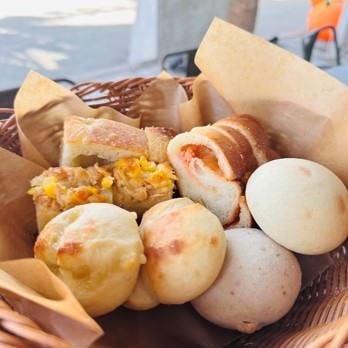 CORAL KITCHEN at cove_毎朝一から手作りするパンが食べ放題♪
「焼きたて」という時間制限のある特別な状態をお楽しみください◎