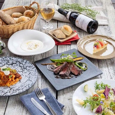 CORAL KITCHEN at cove_【焼きたてパン食べ放題!ランチセット】9種類のメインから自由に選べる贅沢ランチ♪