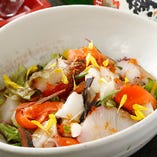 ●　本日の海鮮と山芋の大漁サラダ