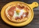 イタリア産のモルタデッラと半熟玉子のビスマルクピザ