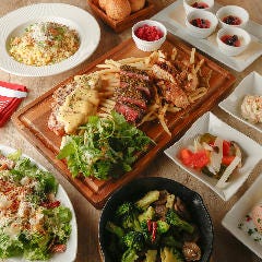DEN 表参道_ボリューム満点の豪華肉料理と季節の前菜など料理長渾身の料理と種類豊富なドリンクで気の合う仲間との心ゆくまでお過ごしください。