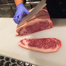 きめ細やかな｢手切り｣のお肉のご提供