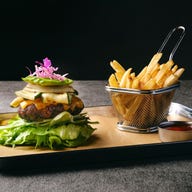 The WAREHOUSE_【金曜日限定】 パレオ