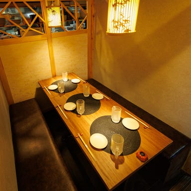 京出汁おでん500円食べ放題と旬の天ぷら 鳥万  店内の画像