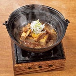 熱々牛すじ豆冨の煮込み