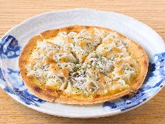 磯丸水産 河原町三条店_しらすトルティーヤピザ