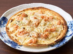 磯丸水産 河原町三条店_サーモンとクリームチーズのトルティーヤピザ