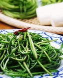 水連菜の塩炒め　　台湾の野菜でシャキシャキとした食感