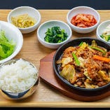 『パプサン』は、韓国語で『お膳』と言う意味。