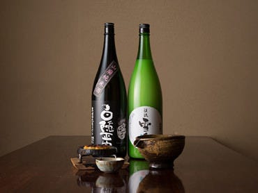 店主の浦川氏が選んだ、蕎麦との相性が良い日本酒が揃う。
