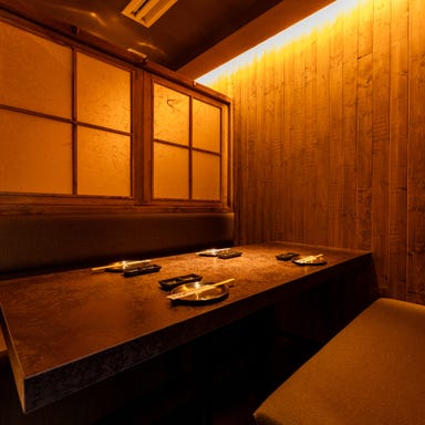 本鮪と馬肉 鮪馬問屋 雨宮家_暖かい照明が宴会の演出をお手伝い♪デートや合コンその他宴会にご活用下さい