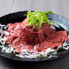 厳選牛の肉刺し