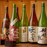 日本酒は地酒を15種ほど常備しており、週替りで違った味わいを楽しめます