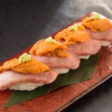 【超特級】飛騨牛炙りにぎり雲丹のせ寿司