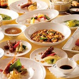 色鮮やかな中華料理の数々がお客様を魅了します。