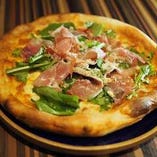 ハモンセラーノとルッコラのPizza（ソースレス）