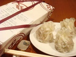 創業時、鎌倉文士も食べたジャンボ花シューマイ！