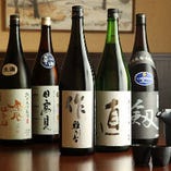 三重をはじめ全国各地から取り揃えた自慢の日本酒リスト