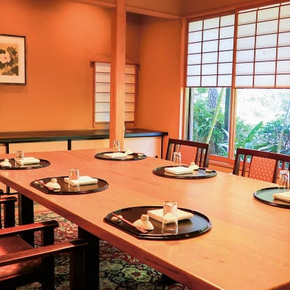 ゆったり個室 葉山で食事 ディナー 人気の完全個室 ソファー席など ぐるなび