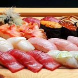 にぎり寿司　
　　各種お好みで一貫からご注文頂けます。